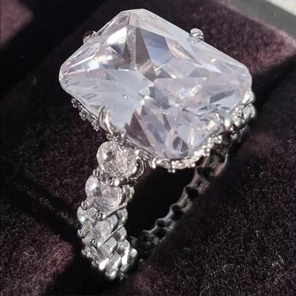 925 STERLING SILVER ENGAGEMENT RING, CUTE RING, SHINY RING.